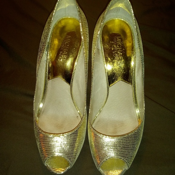 Michael Kors Metallic Gold Peep Toe Platform Heels - Picture 3 of 8